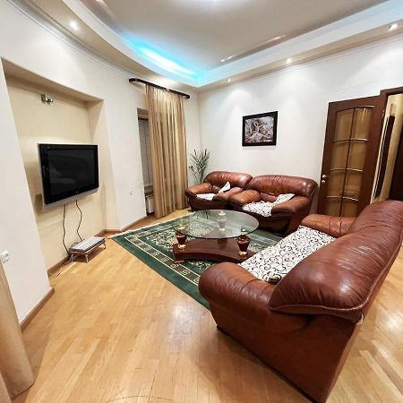 Amigo Guest House Erywań Zewnętrze zdjęcie